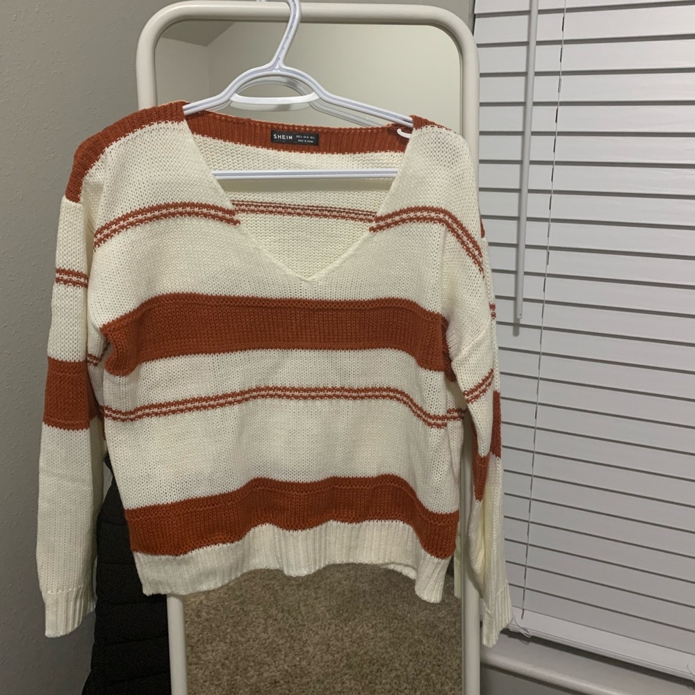 STRIPED KNIT SWEATER